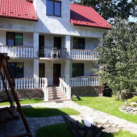 У Михайла Bed & Breakfast Truskavets Ngoại thất bức ảnh
