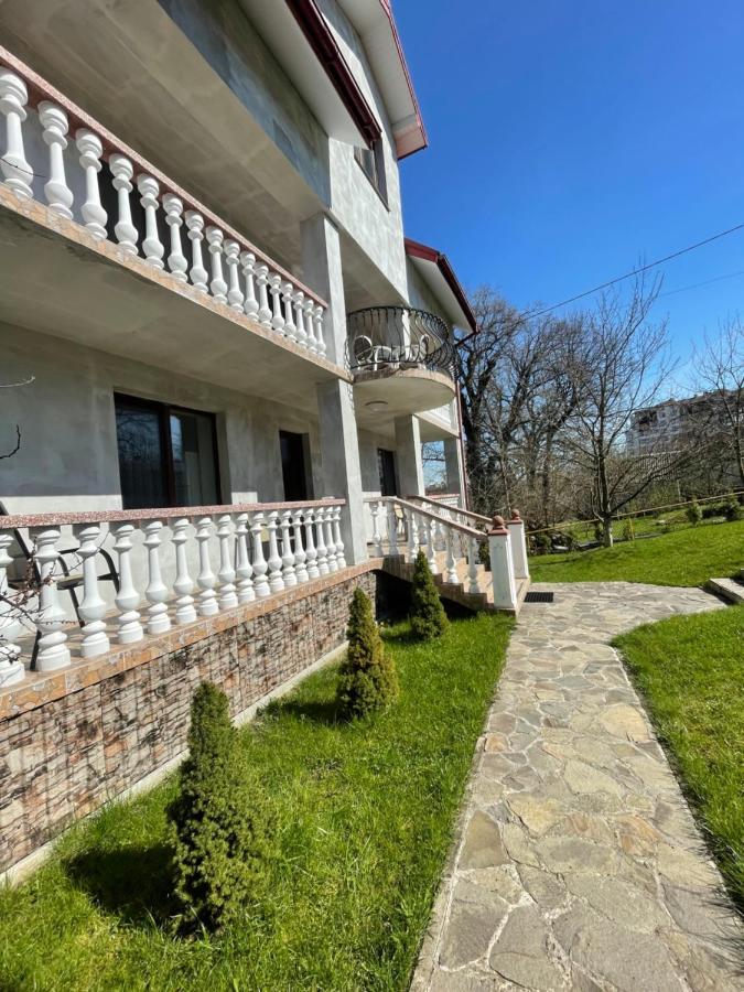 У Михайла Bed & Breakfast Truskavets Ngoại thất bức ảnh
