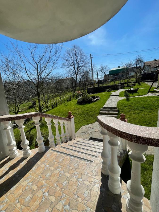 У Михайла Bed & Breakfast Truskavets Ngoại thất bức ảnh